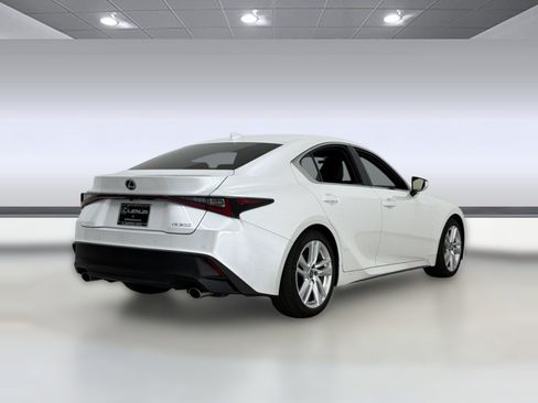 Used 2025 Lexus IS 300 w/ Comfort Package RWD image 9