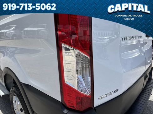 Certified 2025 Ford Transit 250 Low Roof w/ Exterior Upgrade Package RWD image 15