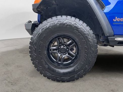 Used 2018 Jeep Wrangler Rubicon AWD/4WD image 14