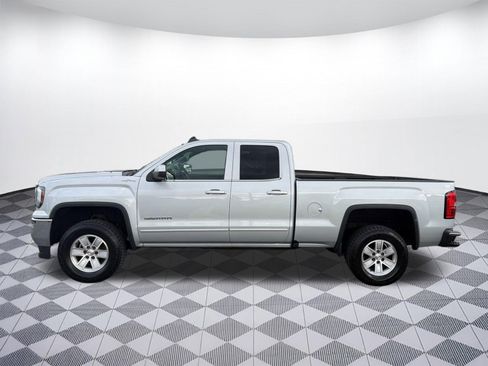 Used 2017 GMC Sierra 1500 SLE w/ SLE Value Package AWD/4WD image 2