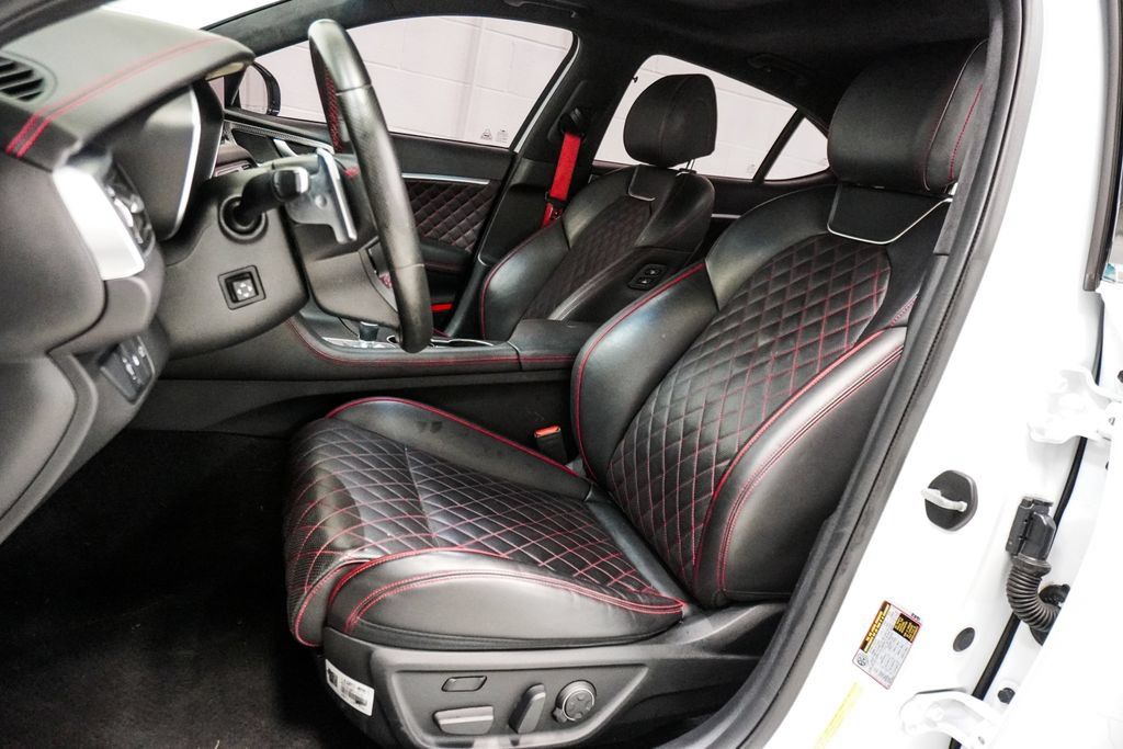 Used 2023 Genesis G70 3.3T w/ Sport Prestige Package RWD image 6