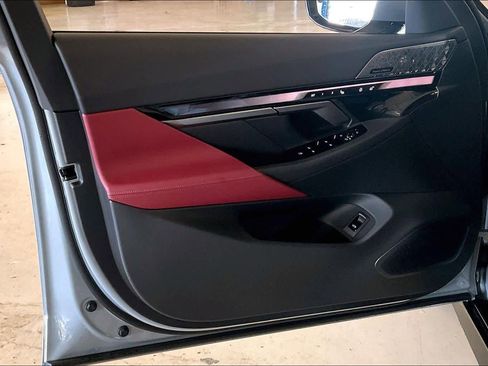 New 2026 BMW 530i xDrive w/ M Sport Package image 10