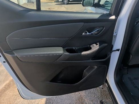 Certified 2023 Chevrolet Traverse LT image 13