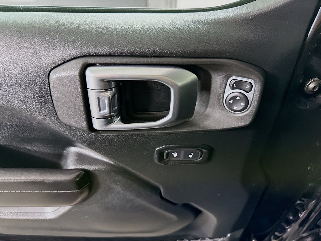 Used 2019 Jeep Wrangler Unlimited Sport S AWD/4WD image 21