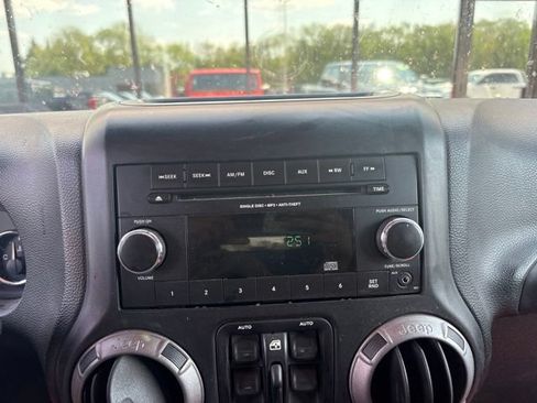 Used 2013 Jeep Wrangler Unlimited Sport AWD/4WD image 15