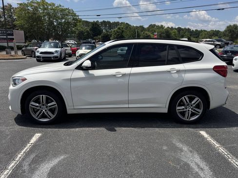 Used 2018 BMW X1 xDrive28i w/ M Sport Package AWD/4WD image 4