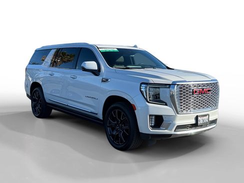 Used 2023 GMC Yukon XL Denali image 7