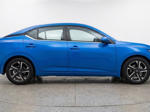 Used 2025 Nissan Sentra SV FWD image 11
