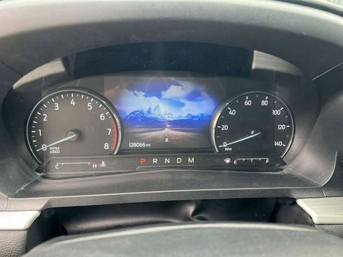 Used 2020 Ford Explorer XLT AWD/4WD image 21