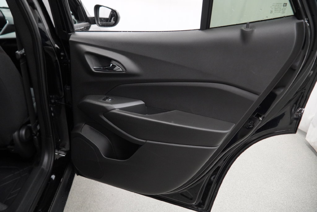 New 2026 Chevrolet Trax RS w/ Driver Confidence Package FWD image 34