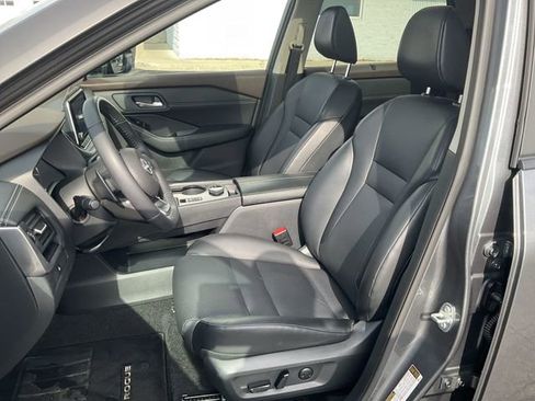 Certified 2023 Nissan Rogue SV w/ SV Premium B Package image 12