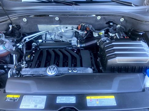 Used 2023 Volkswagen Atlas Cross Sport SE w/ Black Wheel Package AWD/4WD image 17