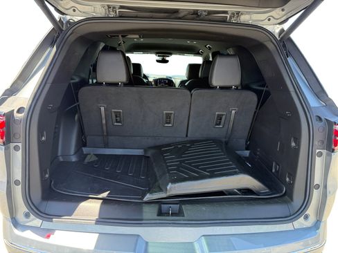 Used 2023 Chevrolet Traverse Premier AWD/4WD image 17