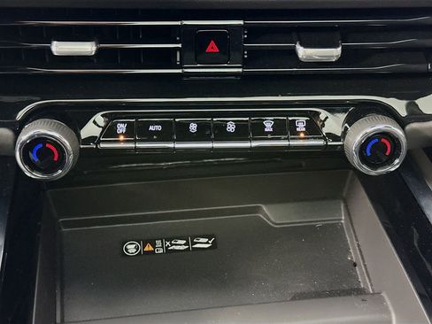 Used 2025 Chevrolet Suburban RST w/ RST Capability Package image 16