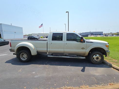 Used 2012 Ford F350 Lariat w/ Lariat Ultimate Pkg AWD/4WD image 2