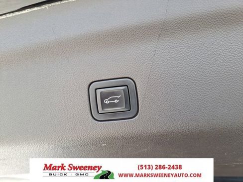 Used 2022 GMC Yukon Denali AWD/4WD image 8
