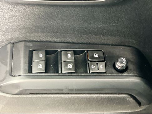 Used 2023 Toyota Tacoma SR w/ SR Convenience Package RWD image 15