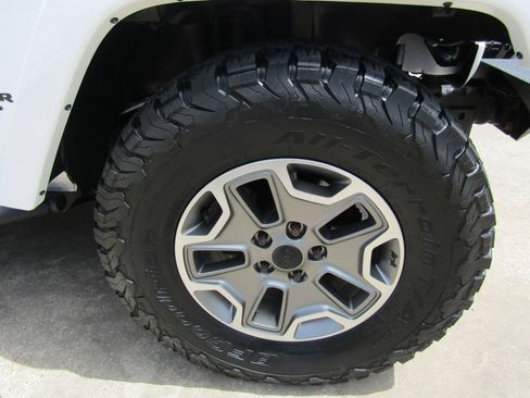 Used 2014 Jeep Wrangler Unlimited Rubicon w/ Connectivity Group AWD/4WD image 7