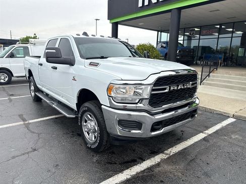 Used 2024 RAM 3500 Tradesman w/ Chrome Appearance Group AWD/4WD image 2