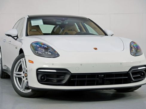 Used 2021 Porsche Panamera 4S w/ Premium Package image 4