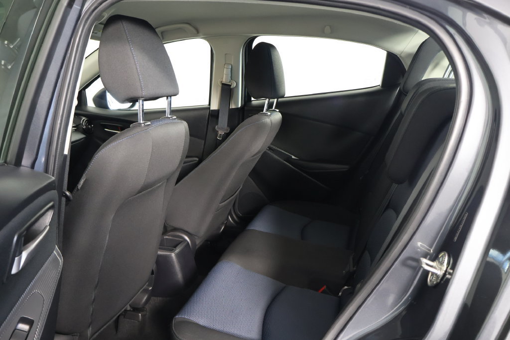 Used 2019 Toyota Yaris L FWD image 9