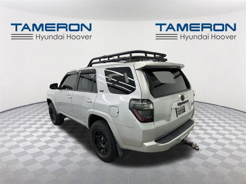 Used 2018 Toyota 4Runner SR5 Premium image 3