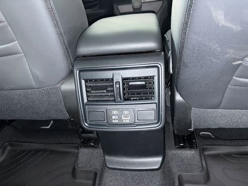 Used 2025 Subaru Forester Premium AWD/4WD image 29