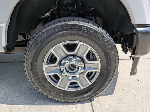 Certified 2025 Ford F250 XL w/ XL Driver Assist Package AWD/4WD image 9