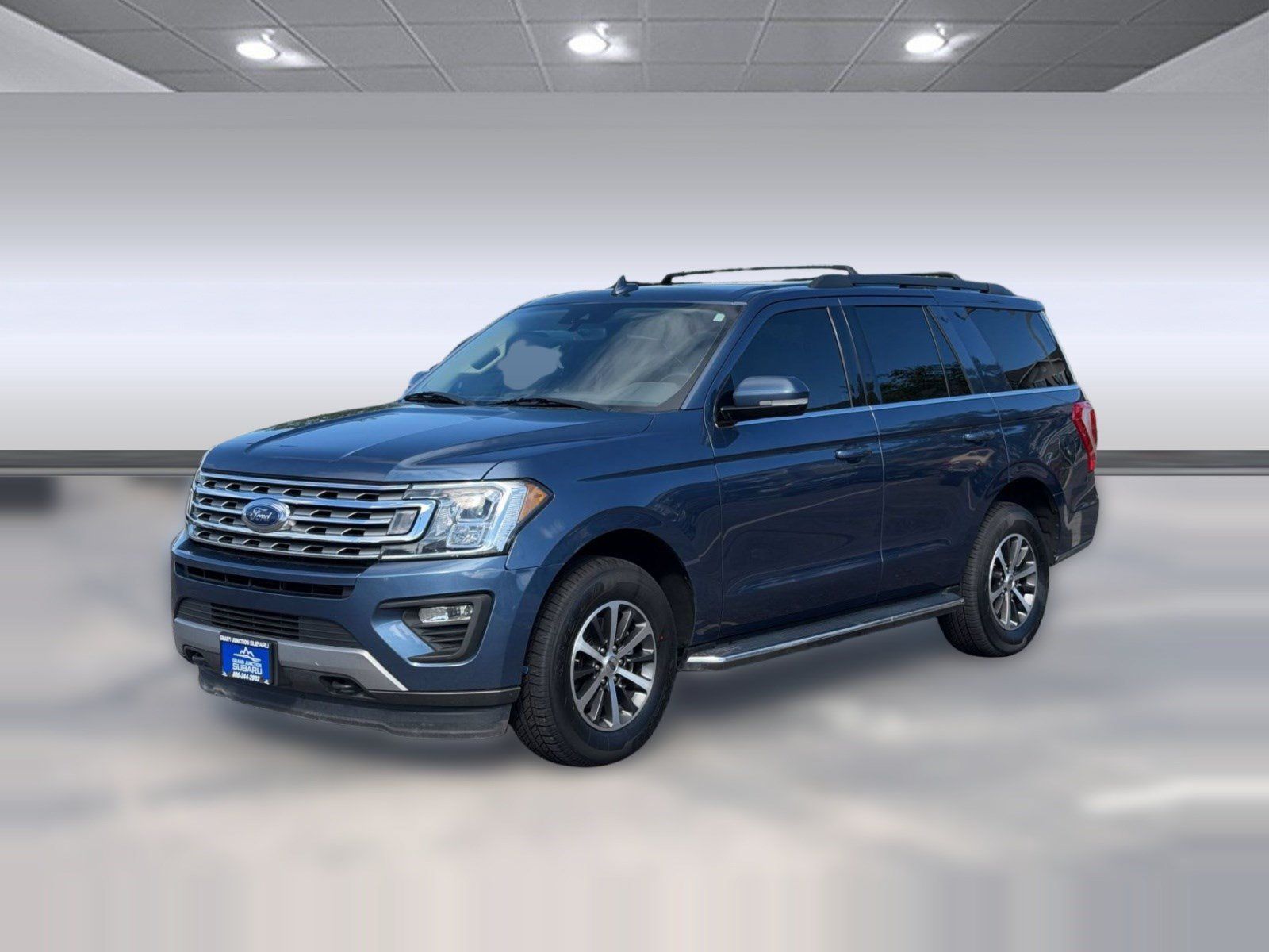 Used 2020 Ford Expedition XLT w/ Equipment Group 202A AWD/4WD image 1