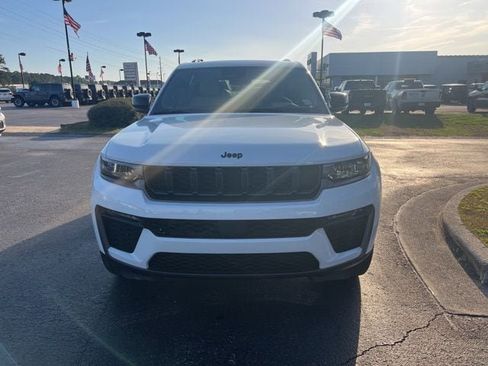 New 2026 Jeep Grand Cherokee Limited AWD/4WD image 3