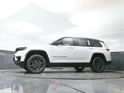 New 2025 Jeep Grand Cherokee L Limited w/ Trailer Tow Package image 50