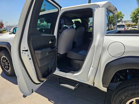 Certified 2026 Toyota Tacoma TRD Off-Road AWD/4WD image 15