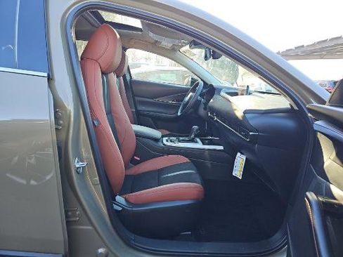 Used 2025 MAZDA CX-30 Carbon image 8