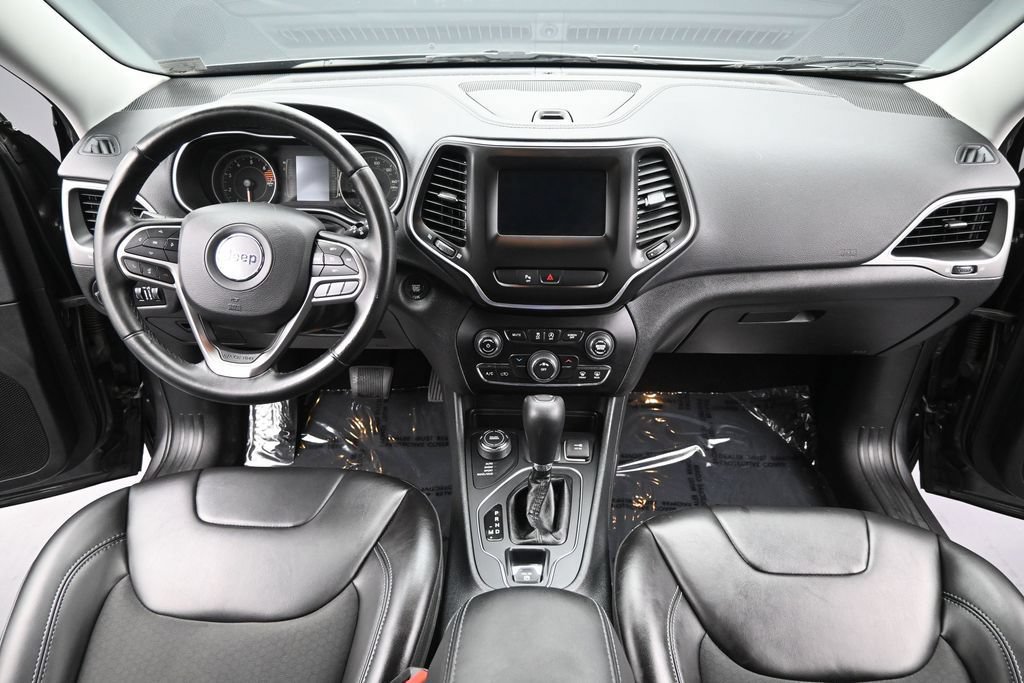 Used 2019 Jeep Cherokee Latitude Plus AWD/4WD image 16
