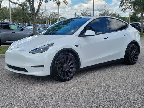 Used 2021 Tesla Model Y Performance AWD/4WD image 3