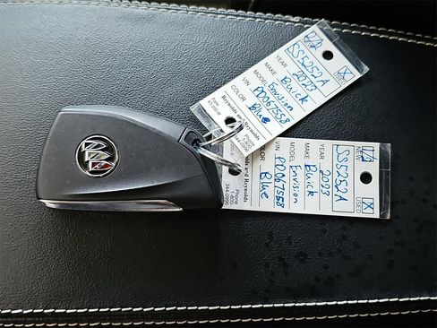 Used 2022 Volvo XC40 T5 R-Design w/ Advanced Package image 37