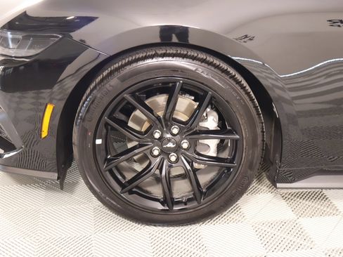 Used 2025 Ford Mustang Coupe RWD image 16