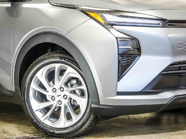 New 2027 Chevrolet Bolt LT w/ Comfort Package FWD image 4