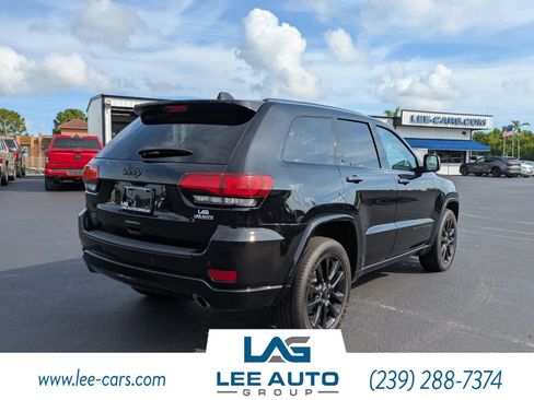 Used 2020 Jeep Grand Cherokee Altitude AWD/4WD image 3