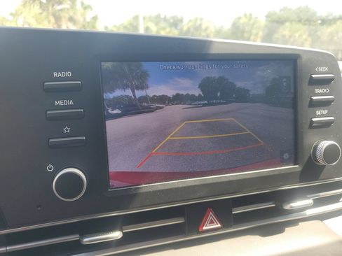Used 2022 Hyundai Elantra SEL w/ Preferred Accessory Package FWD image 20