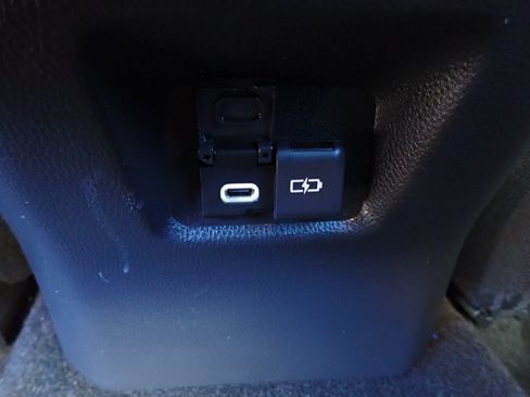 Used 2023 Toyota RAV4 XSE AWD/4WD image 11