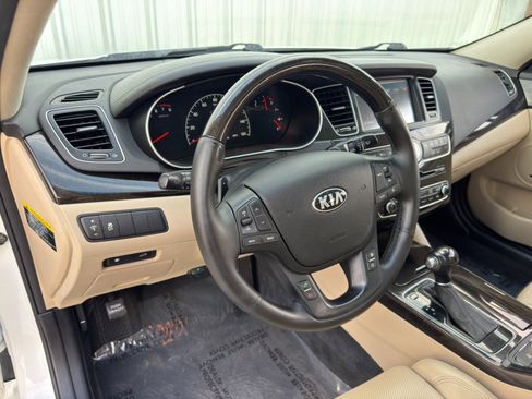 Used 2014 Kia Cadenza Premium w/ Luxury Package image 12