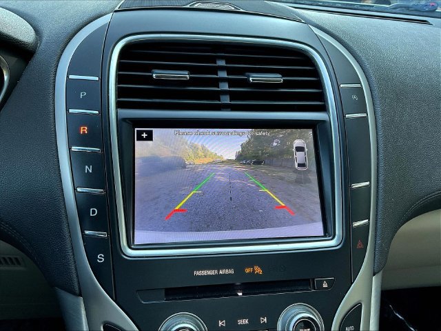 Used 2019 Lincoln Nautilus FWD image 16