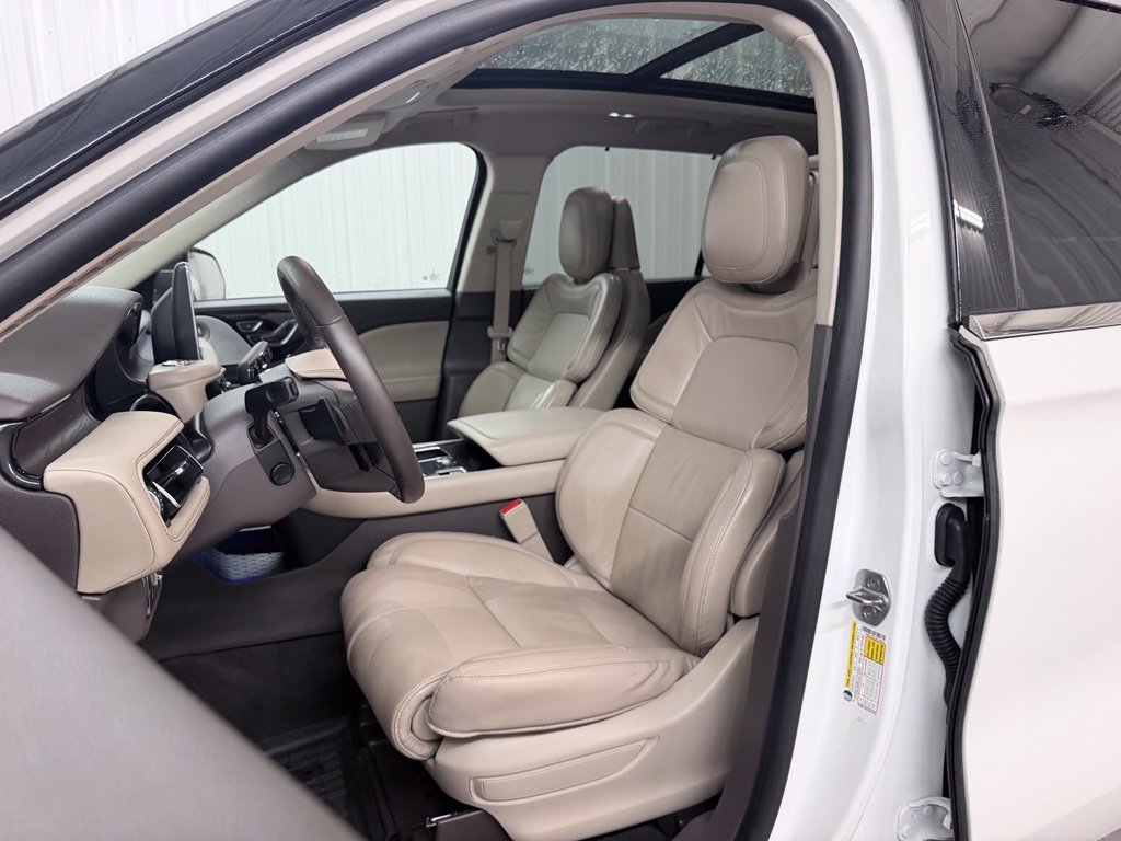 Used 2020 Lincoln Aviator Reserve w/ Equipment Group 202A AWD/4WD image 13