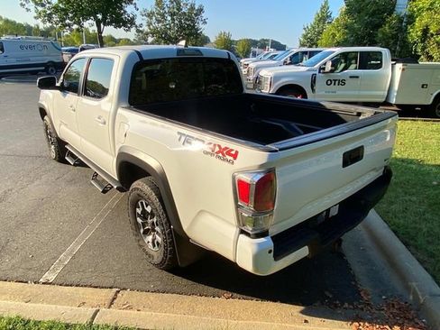 Used 2023 Toyota Tacoma TRD Off-Road w/ TRD Premium Off Road Package AWD/4WD image 30