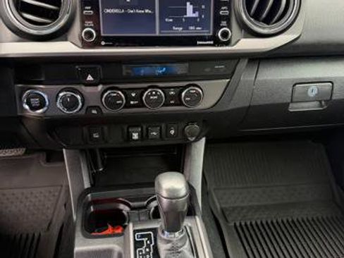 Used 2021 Toyota Tacoma TRD Sport AWD/4WD image 11