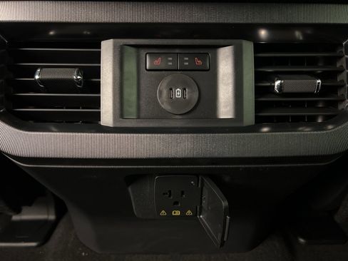 New 2025 Ford F250 Platinum image 40