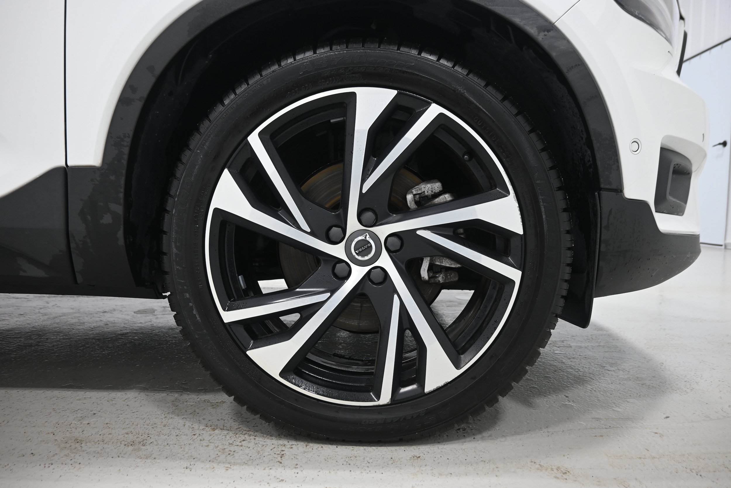 Used 2021 Volvo XC40 T5 R-Design w/ Protection Package Premier AWD/4WD image 38