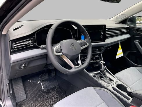 New 2026 Volkswagen Jetta SE FWD image 8