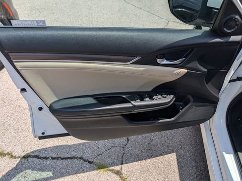 Used 2020 Honda Civic EX-L image 11